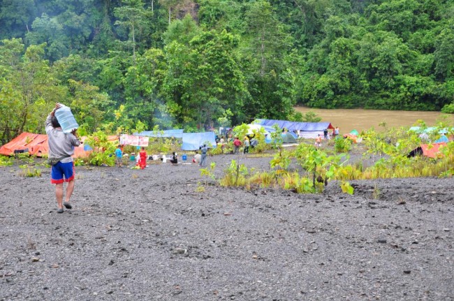 Bala orang di Baram udah nirika dua iti bloked dalam pengelama beminggu-minggu, udah mujur nagang program SEB ngepunka kereja ngaga tekat ti dulu ari jurai