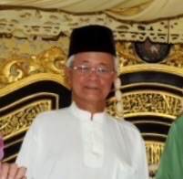 Abang Ahmat Uri, ex PBB Sarawak Speaker and current UMNO Jalan Kwan Seng, Kuala Lumpur Division Chief.  Close pal of the Yusufs is another major shareholder....