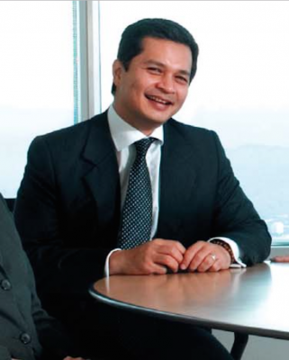 Bakih Jho Low nguasa SRC, ti udah dipindahka ari 1MDB ngagai Opis Menteri Pekara Wang Malaysia – Nik Faisal