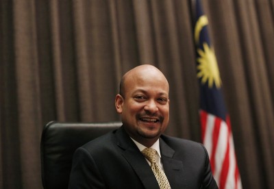 CEO Arul Kanda has been named in investigation documents as having sent false bank statements on behalf of 1MDB.  However, he arrived in January to find all the computers and records had been wiped - so who passed this false material?