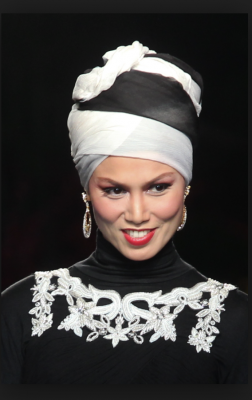 Natasha Mirpuri designs were featured at Islamic Fashion Festivals, where Rosmah was patron