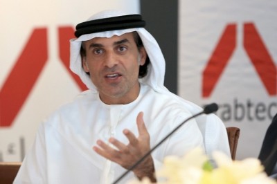 Khadem al-Qubaisi, pengerusi Falcon bank ti udah badu bekereja dia enggau Aabar lalu mega nyadika CEO dalam IPIC